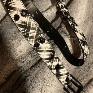 Black/White Crossed Belt